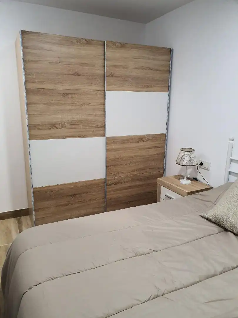 Dormitori de Apartament de lloguer en Córdoba amb Aire condicionat, Calefacció i Moblat