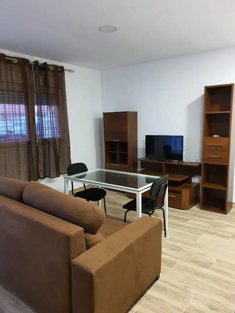 Sala d'estar de Apartament de lloguer en Córdoba amb Aire condicionat, Calefacció i Moblat