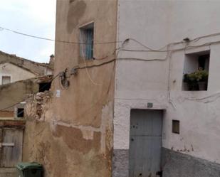 Vista exterior de Casa adosada en venda en Almonacid de la Cuba amb Jardí privat