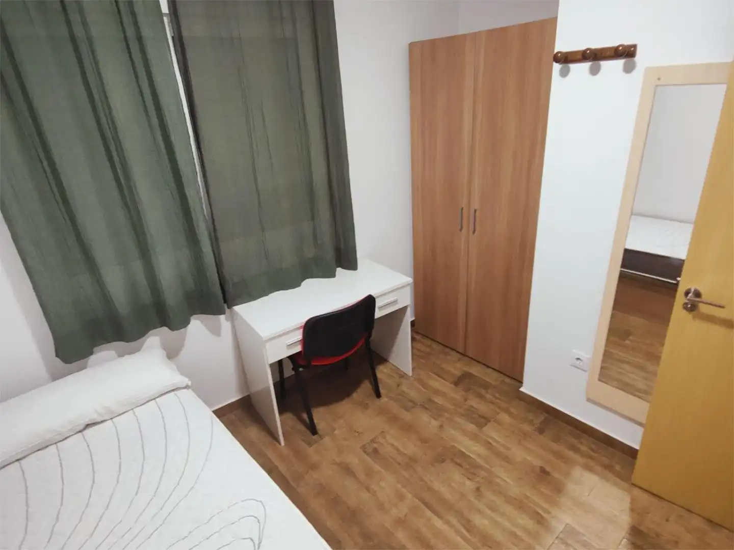Schlafzimmer von Erdgeschoss zur untervermieten in Murcia mit Klimaanlage, Heizung und Möbliert