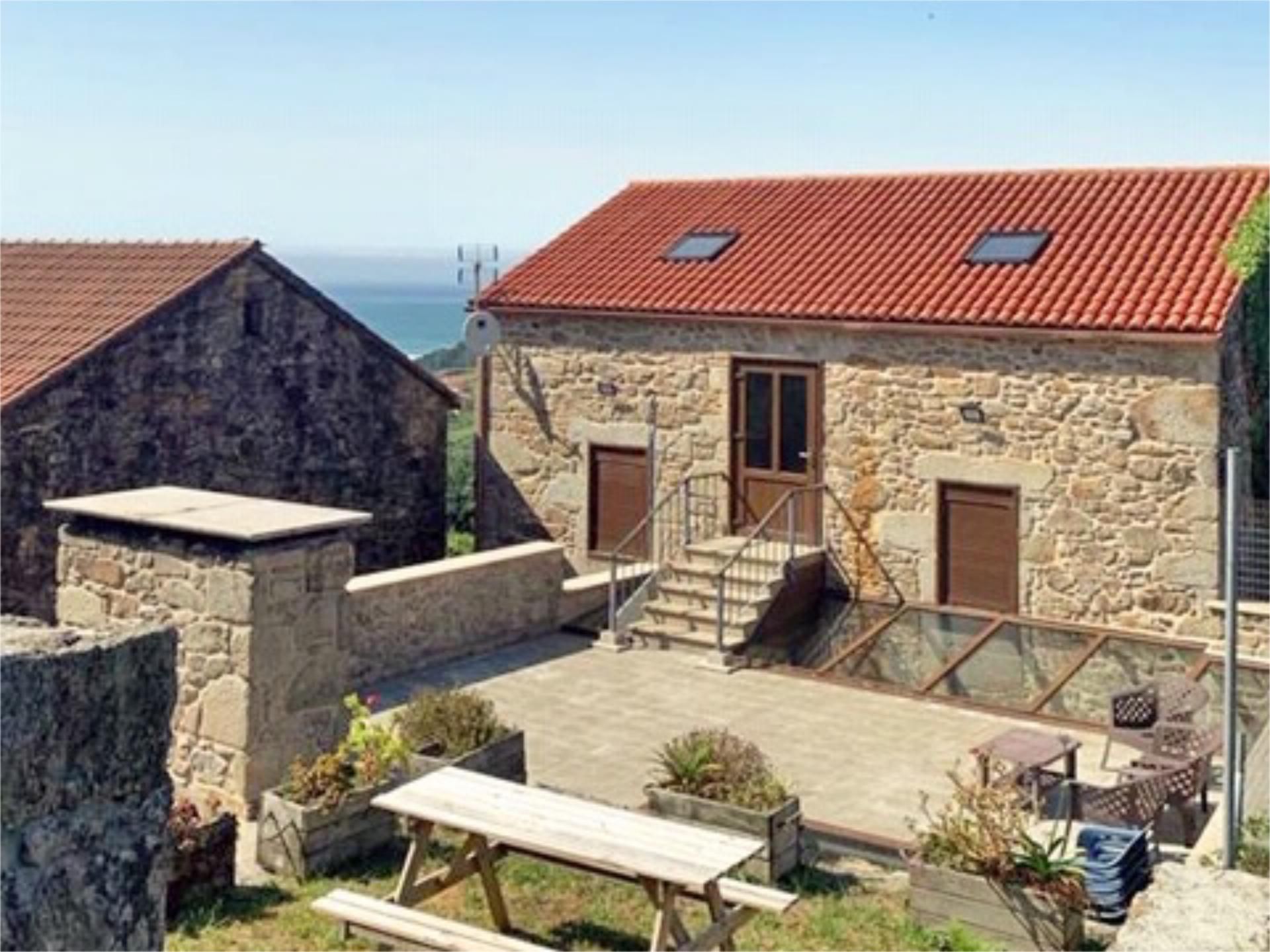 Vista exterior de Casa o xalet en venda en Fisterra amb Terrassa i Balcó