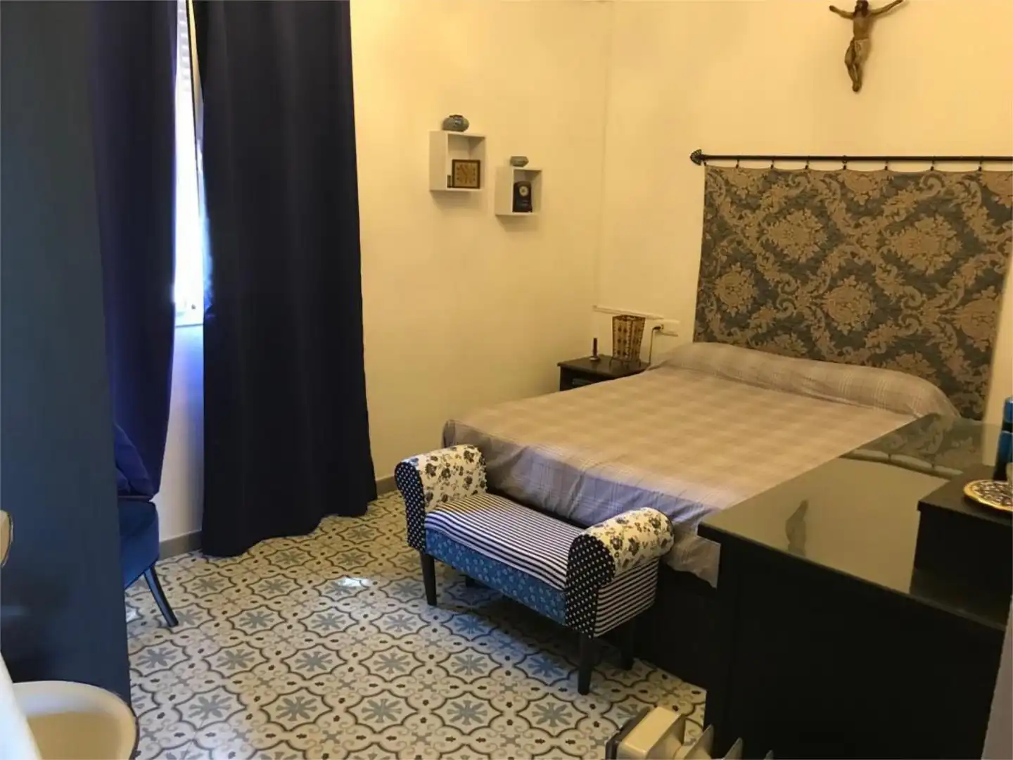 Pis en venda a Calle Almeria, 45, Aznalcázar Dormitori de Pis en venda en Aznalcázar amb Aire condicionat, Jardí privat i Terrassa