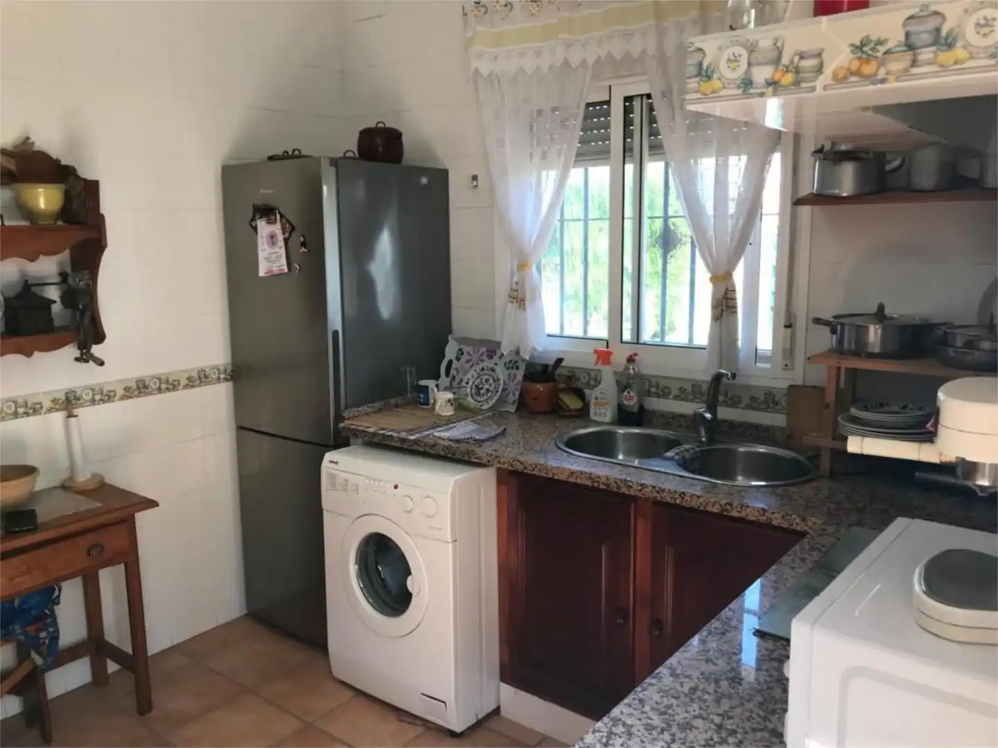 Pis en venda a Calle Almeria, 45, Aznalcázar Cuina de Pis en venda en Aznalcázar amb Aire condicionat, Jardí privat i Terrassa