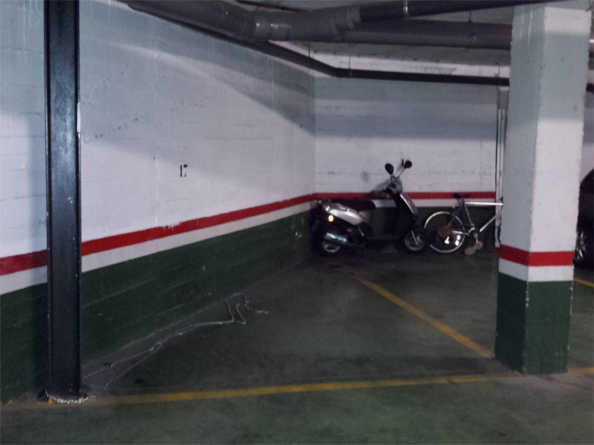 Aparcament de Garatge en venda en  Sevilla Capital