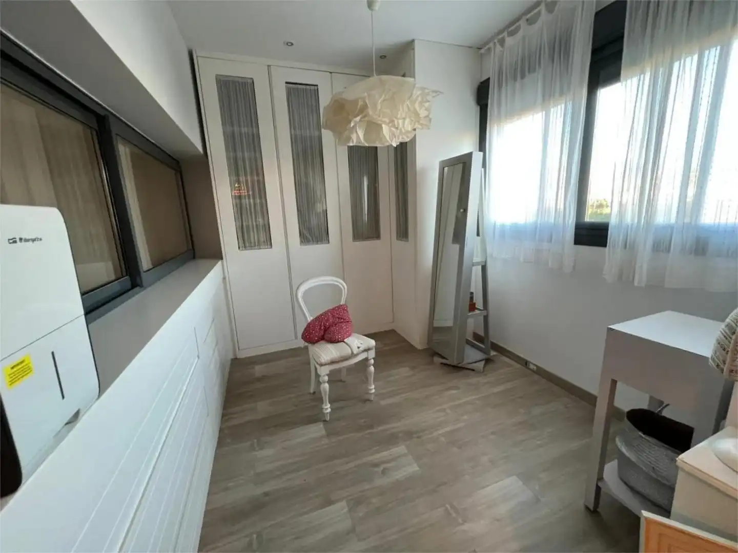 Casa adosada en venta en Calle Almerimar, 27, Costacabana - Loma Cabrera Habitación de Casa adosada en venta en Almería con Aire acondicionado, Calefacción y Jardín privado