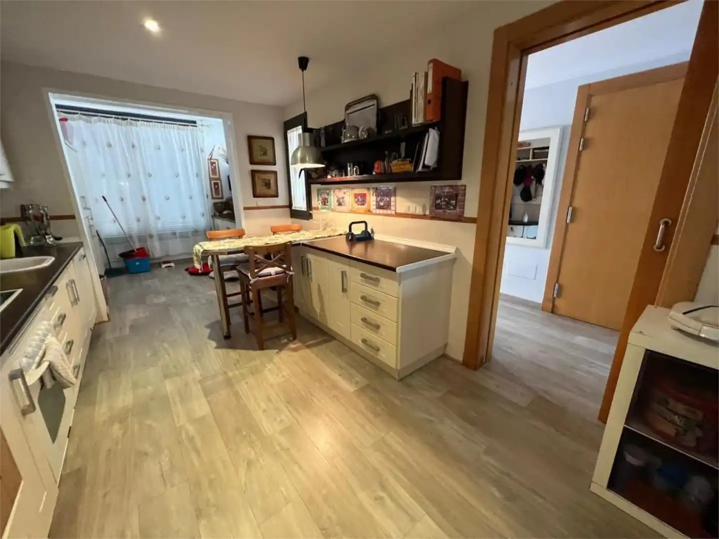 Casa adosada en venta en Calle Almerimar, 27, Costacabana - Loma Cabrera Cocina de Casa adosada en venta en Almería con Aire acondicionado, Calefacción y Jardín privado
