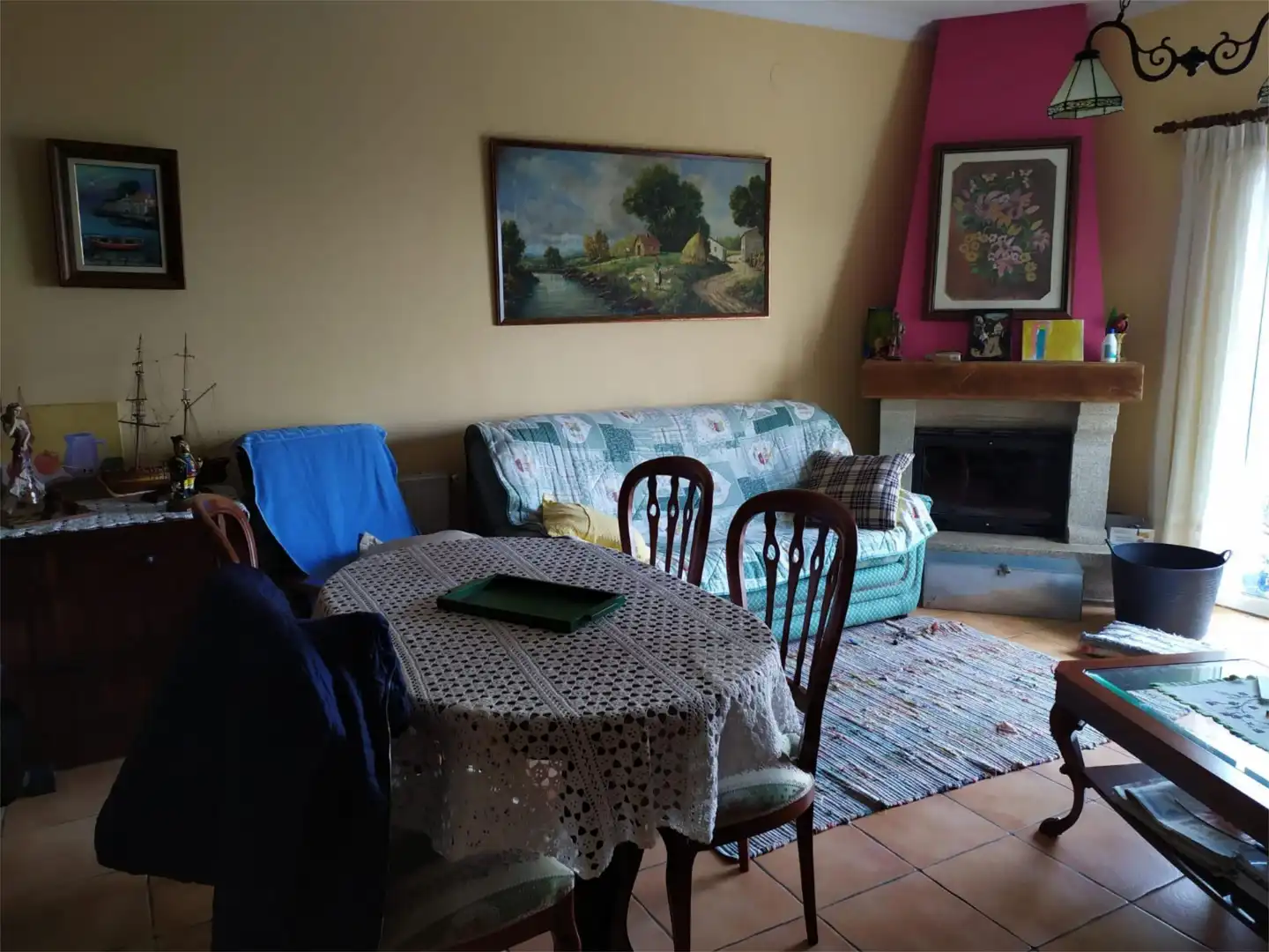 Sala d'estar de Casa o xalet en venda en Ferrol amb Calefacció, Jardí privat i Terrassa
