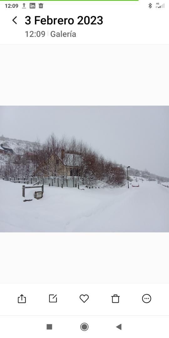 Exterior view of House or chalet for sale in Puebla de Lillo  with Heating, Private garden and Washing machine
