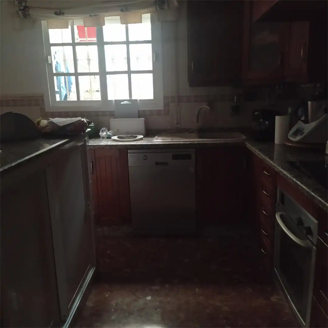 Piso en venta en Calle Juaniquin, 7, El Cuervo de Sevilla Cocina de Piso en venta en El Cuervo de Sevilla con Aire acondicionado, Calefacción y Horno