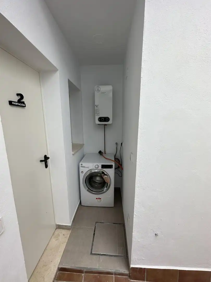 Bany de Casa adosada per a compartir en Rociana del Condado amb Terrassa, Moblat i Forn