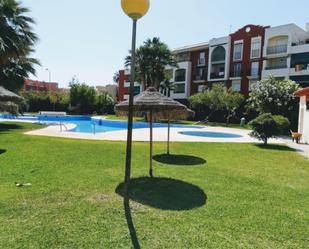 Jardí de Apartament de lloguer en Salobreña amb Aire condicionat