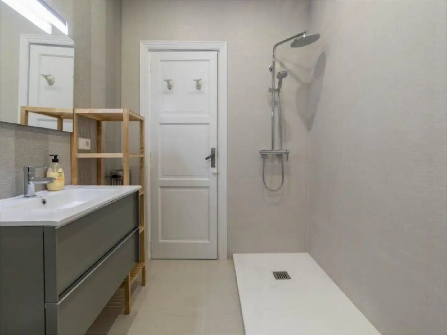 Habitación en Carrer de Guillem de Castro, 59, El Botànic Habitación en Carrer de Guillem de Castro, 59, El Botànic