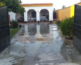 Vista exterior de Finca rústica de lloguer en Conil de la Frontera amb Aire condicionat i Piscina