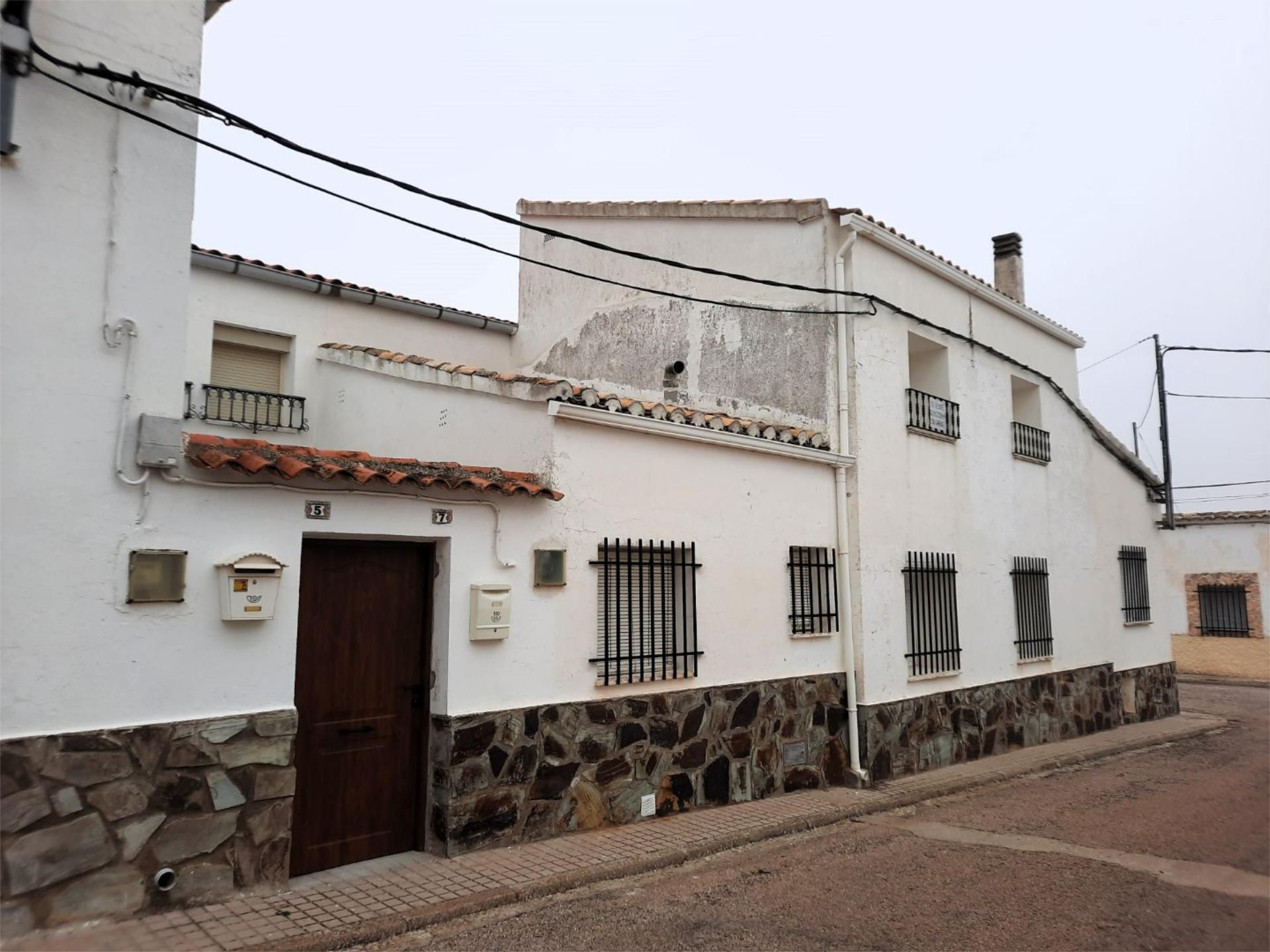 Vista exterior de Finca rústica en venda en Tribaldos amb Calefacció, Traster i Moblat