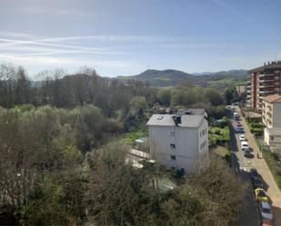 Vista exterior de Pis en venda en Donostia - San Sebastián  amb Balcó