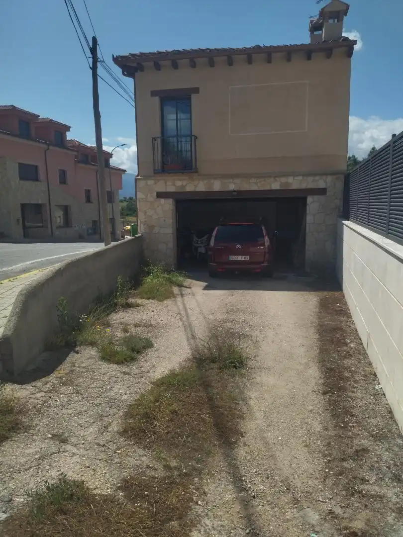 Parking de Casa o chalet en venta en San Cristóbal de Segovia con Terraza y Balcón