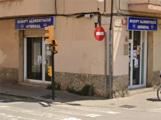 Local comercial en Alquiler en Carrer de Josep Ametller i Viñas, 2 en Eixample Sud – Migdia