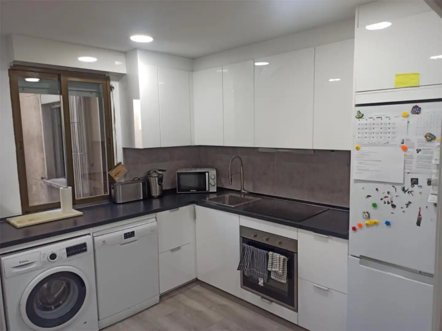 Cocina de Piso para compartir en Madrid con Aire acondicionado, Calefacción y Parquet