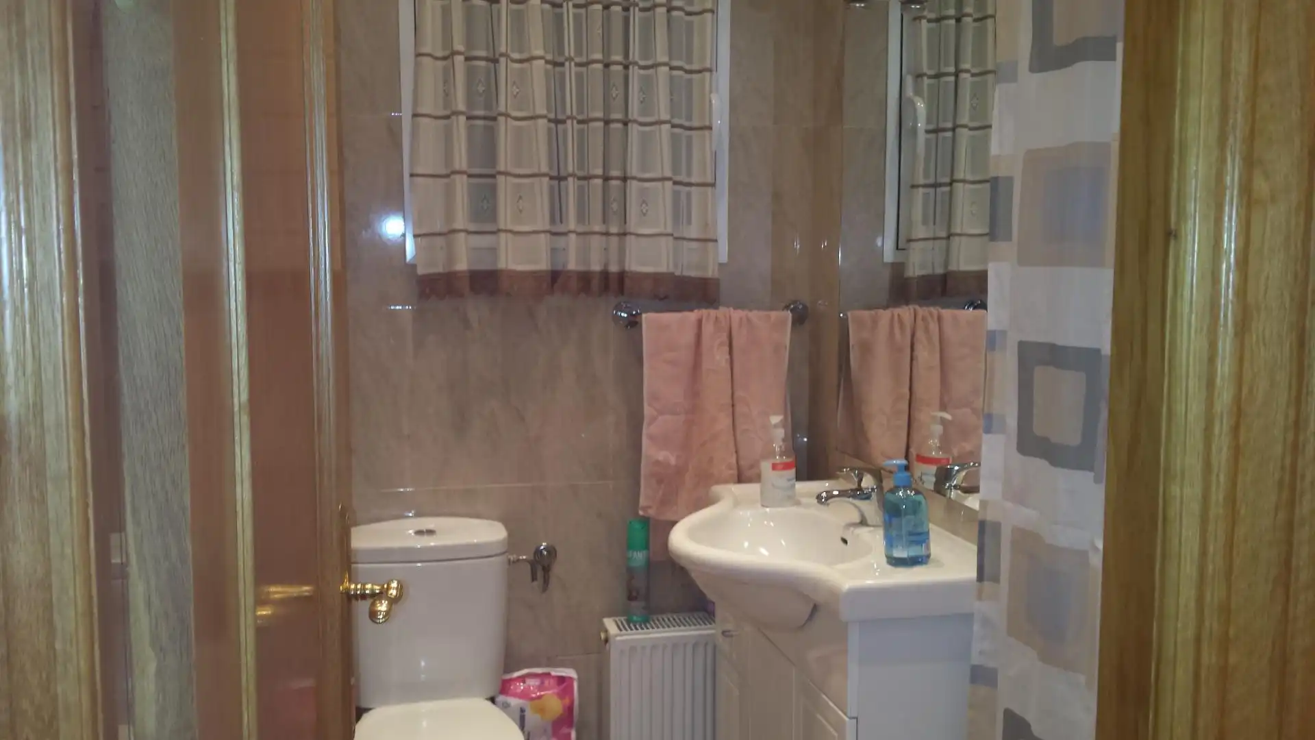 Baño de Piso en venta en  Pamplona / Iruña con Calefacción, Jardín privado y Amueblado