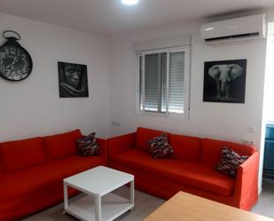 Sala d'estar de Apartament de lloguer en  Valencia Capital amb Aire condicionat i Balcó