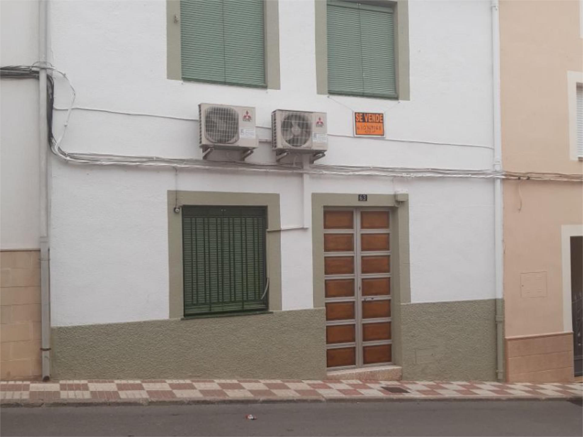 Exterior view of Single-family semi-detached for sale in Villacarrillo  with Air Conditioner
