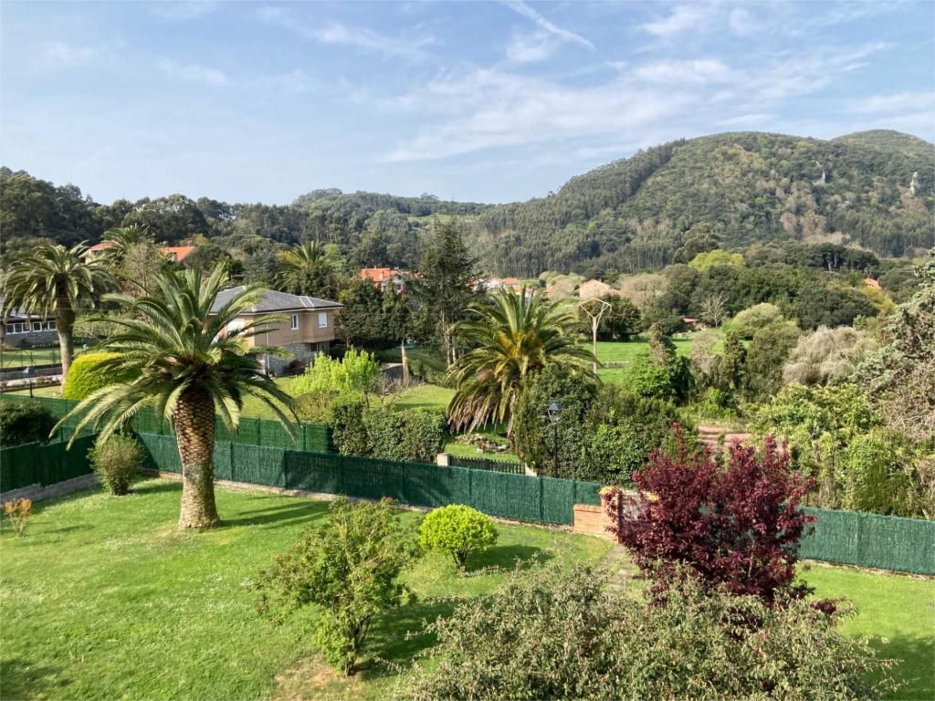 Jardí de Casa o xalet en venda en Noja amb Terrassa i Balcó