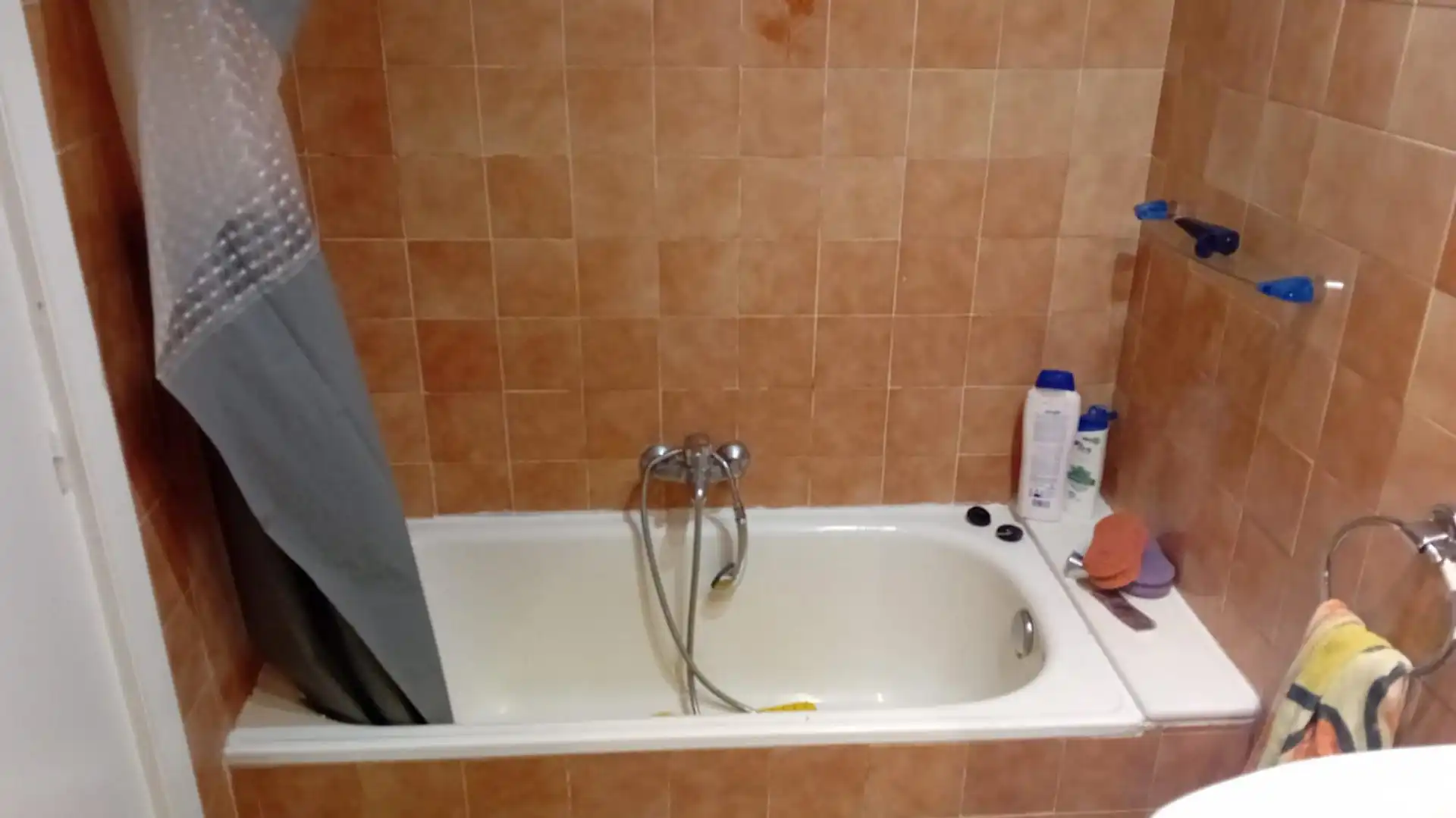 Badezimmer von Wohnung zur untervermieten in Valencia de Don Juan