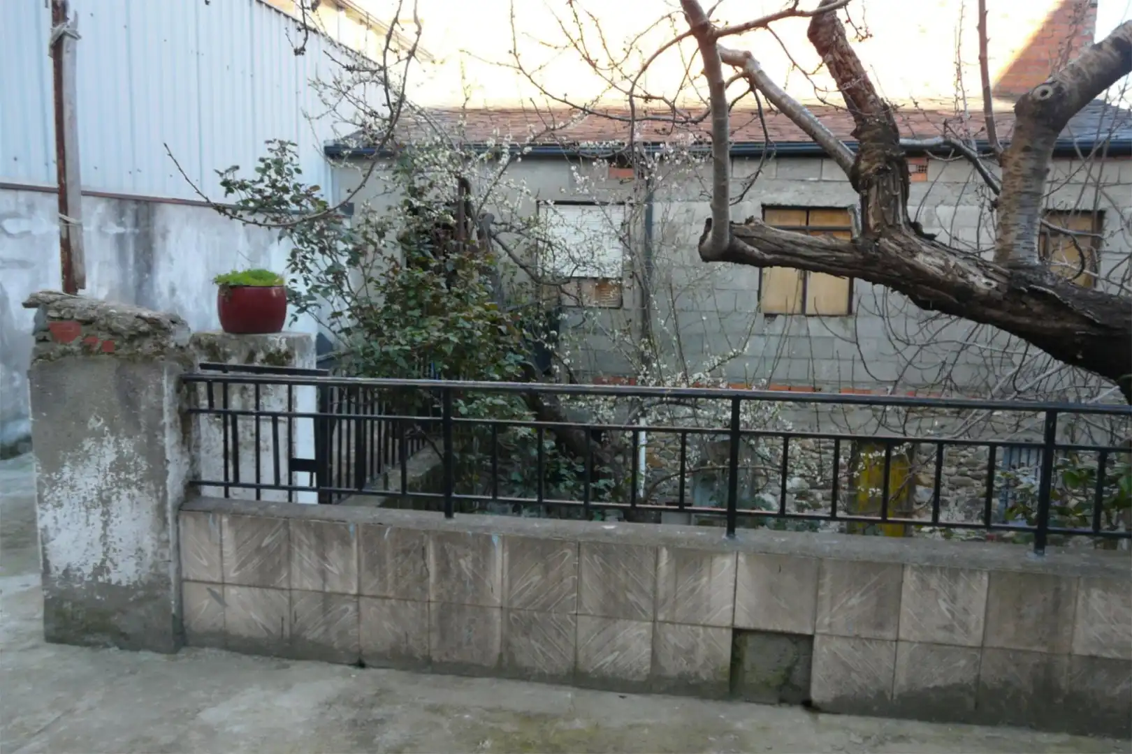 Casa o xalet en venda a Rúa Vigo, 1, O Barco de Valdeorras Terrassa de Casa o xalet en venda en O Barco de Valdeorras amb Jardí privat, Terrassa i Traster