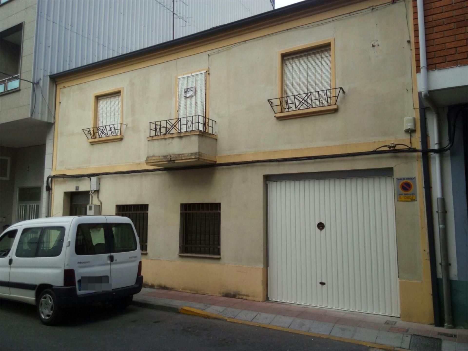 Vista exterior de Casa o xalet en venda en O Barco de Valdeorras   amb Jardí privat, Terrassa i Traster