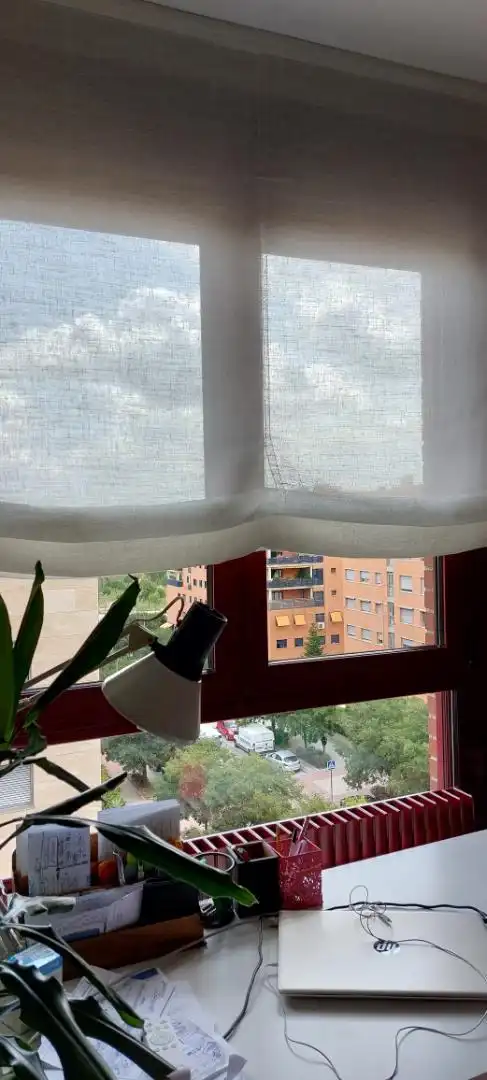 Zimmer in Calle de Isabel Clara Eugenia, 50, Sanchinarro Terrasse von Wohnung zur untervermieten in Madrid mit Klimaanlage, Heizung und Parkett