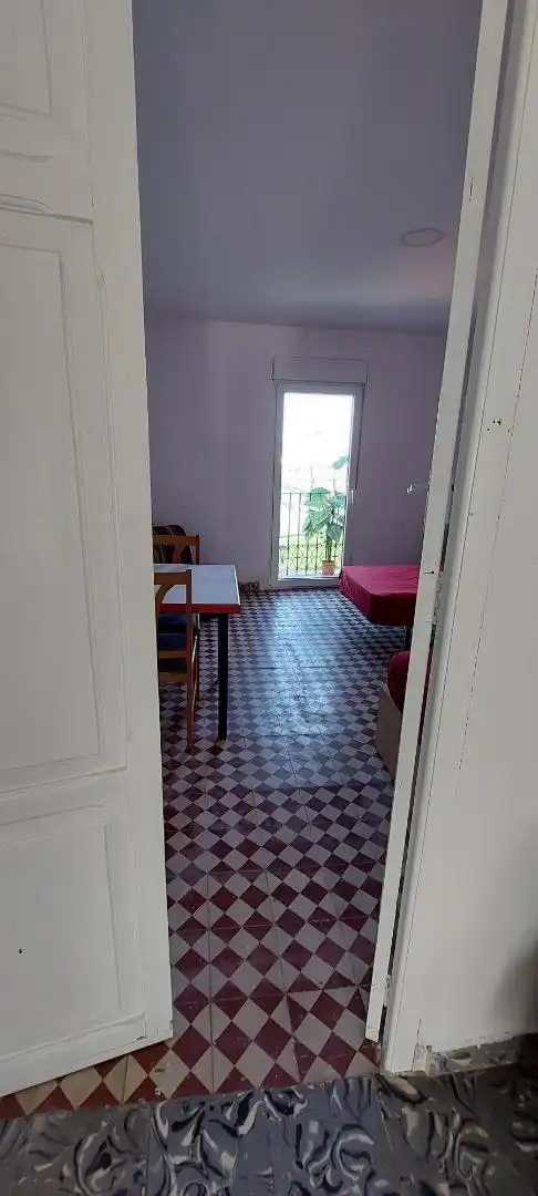 Room in Plaça del Cronista Chabret, 28, Centro - El Castillo Bedroom of Apartments for share in Sagunto / Sagunt with Terrace, Washing machine and Microwave