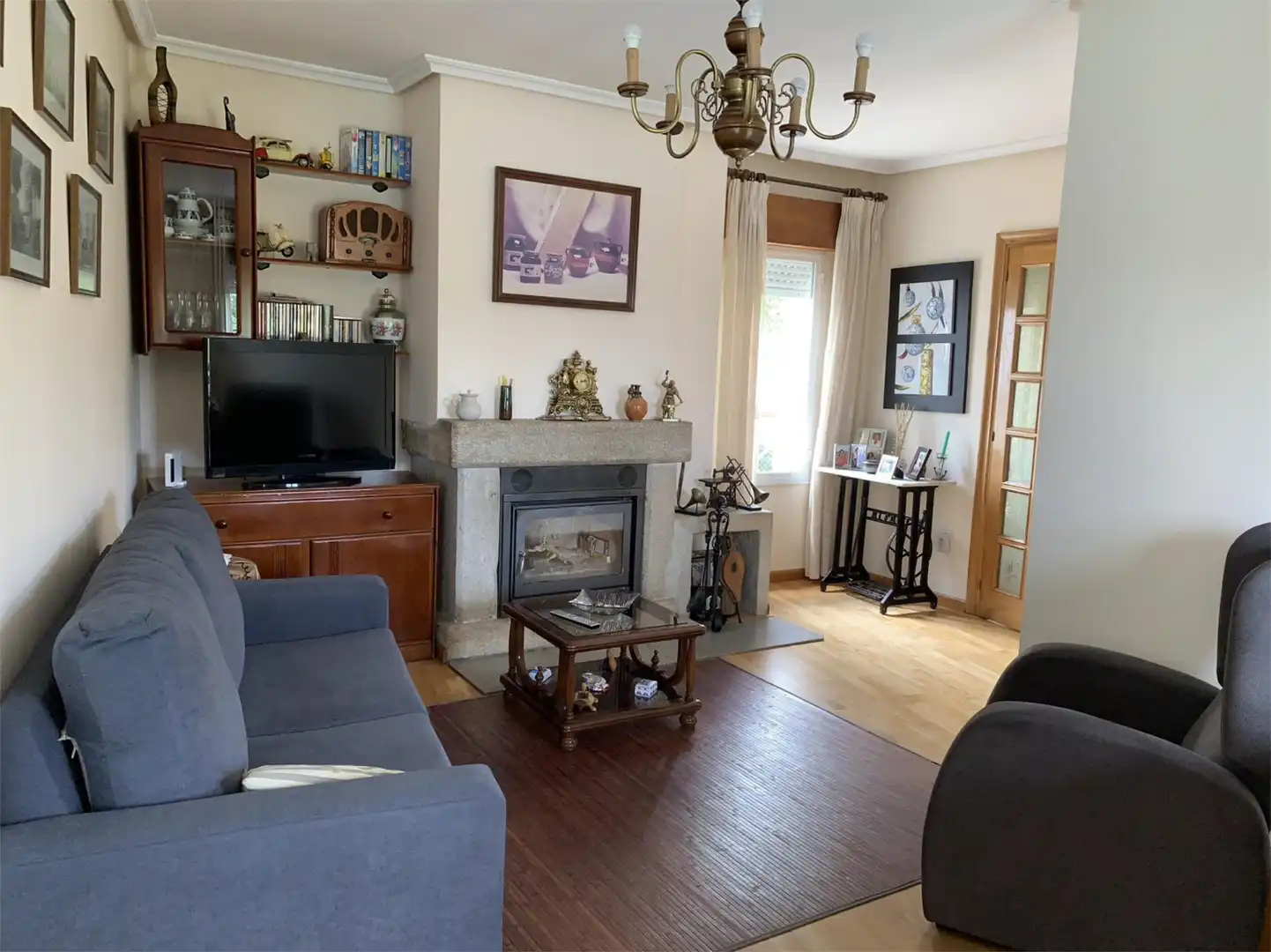 Casa o chalet en venta en Rua San Salvador, 9, A Pobra de Trives Sala de estar de Casa o chalet en venta en A Pobra de Trives con Jardín privado, Trastero y Amueblado