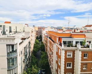 Àtic de lloguer a Calle de Alcalá, 179,  Madrid Capital