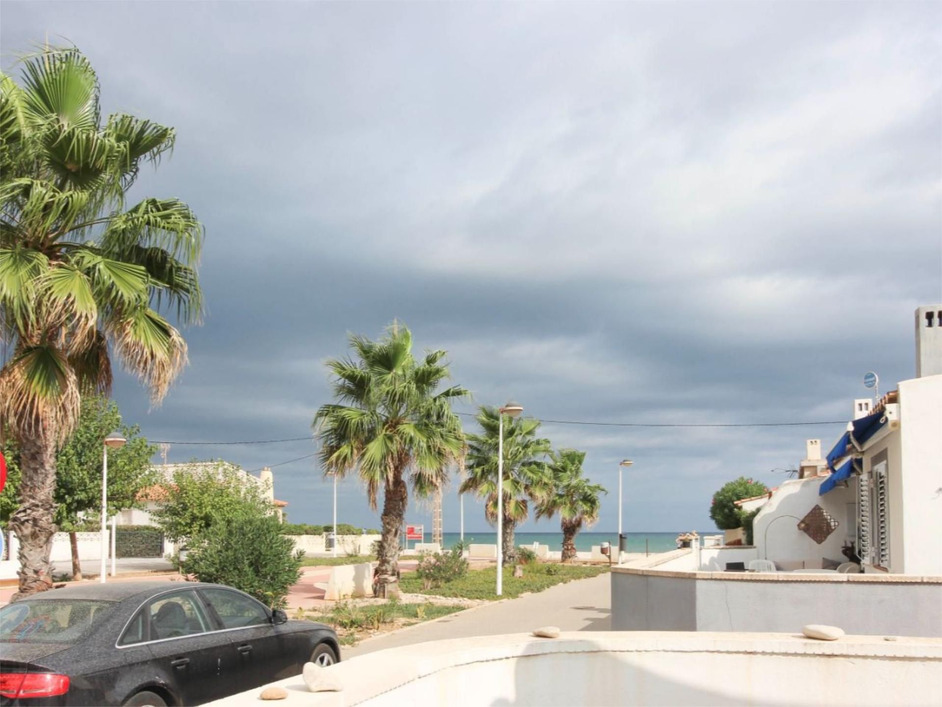 Exterior view of Single-family semi-detached to rent in Els Poblets  with Air Conditioner, Heating and Terrace