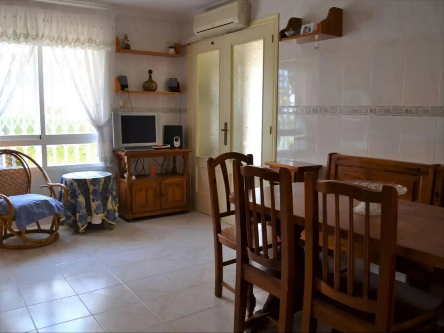 Casa adosada en venda a Calle Elda, 91, Playa Tamarit - Playa Lissa Menjador de Casa adosada en venda en Santa Pola amb Aire condicionat i Balcó