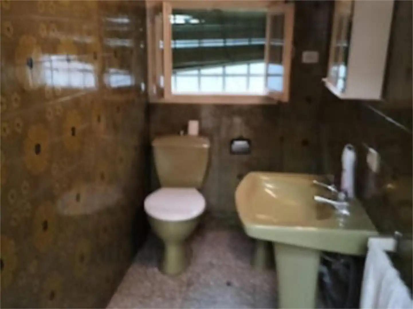 Badezimmer von Erdgeschoss zum Verkauf in Granátula de Calatrava mit Klimaanlage, Terrasse und Abstellraum