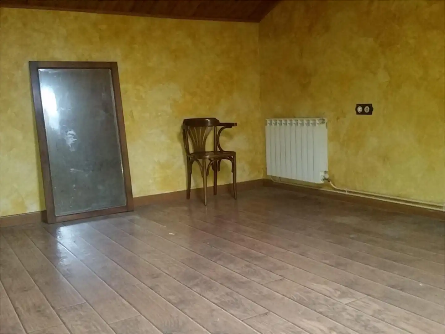 Dúplex en venta en Calle Capitán Lozano, 20, La Pola de Gordón Dúplex en venta en La Pola de Gordón con Calefacción, Jardín privado y Parquet