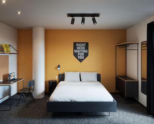 Dormitori de Pis per a compartir en  Madrid Capital amb Aire condicionat, Terrassa i Piscina