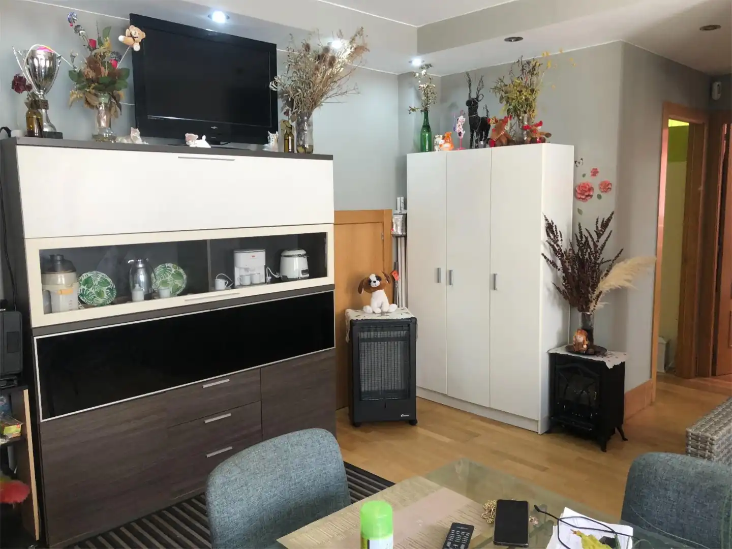 Sala de estar de Piso en venta en Saldaña de Burgos con Calefacción, Parquet y Amueblado
