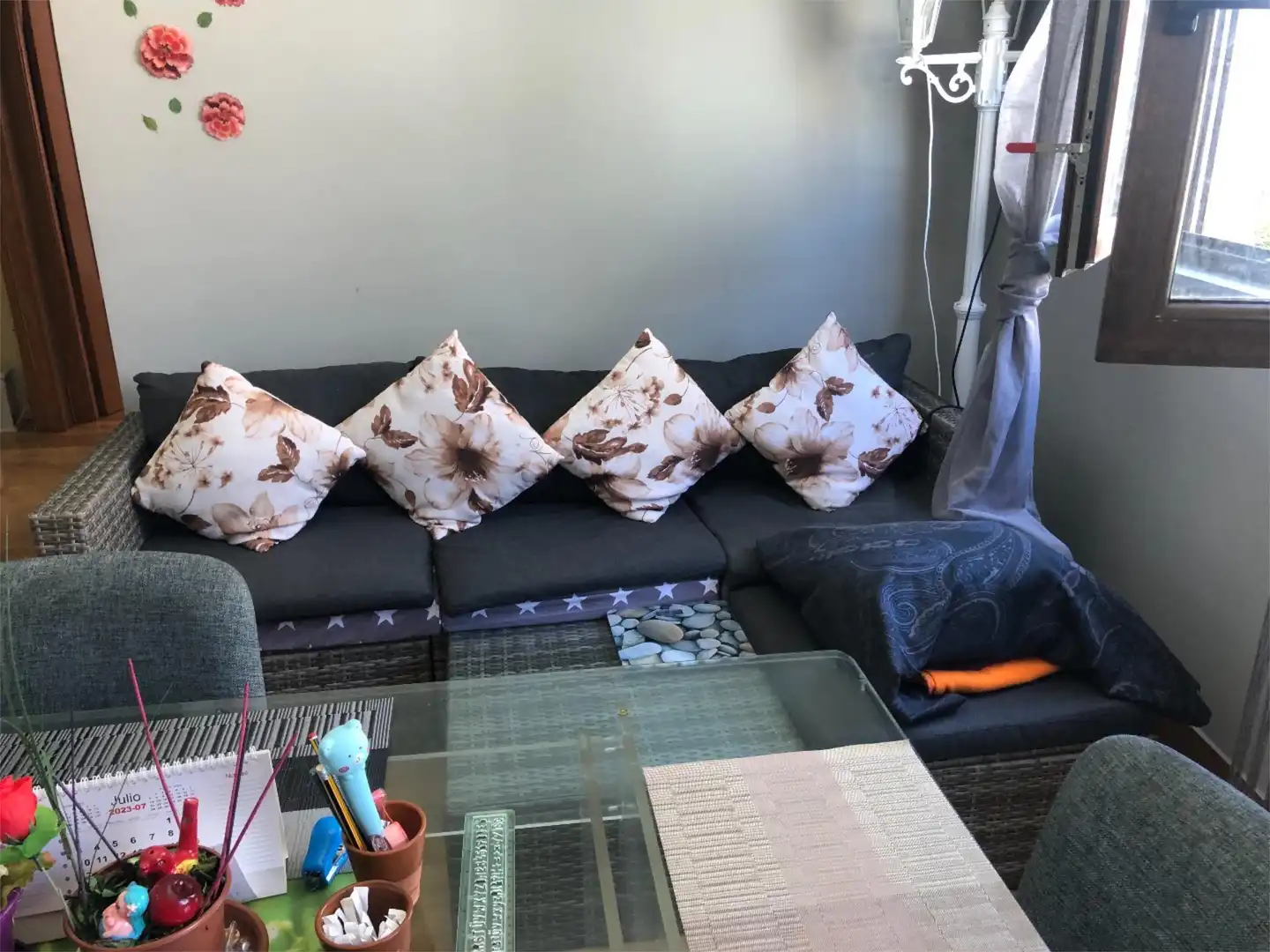 Sala de estar de Piso en venta en Saldaña de Burgos con Calefacción, Parquet y Amueblado