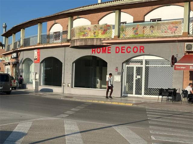 Local comercial en Alquiler en Calle Urano, 1B en Monteolivete - Camino Sevilla