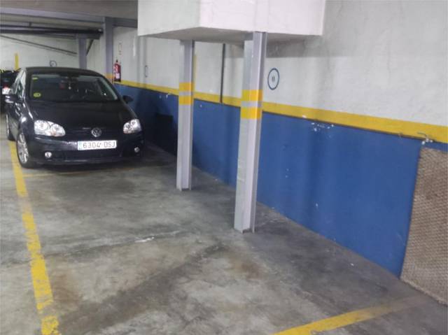 Garaje en Alquiler en Carrer d'Espinoi, 2B en El Putget i el Farró