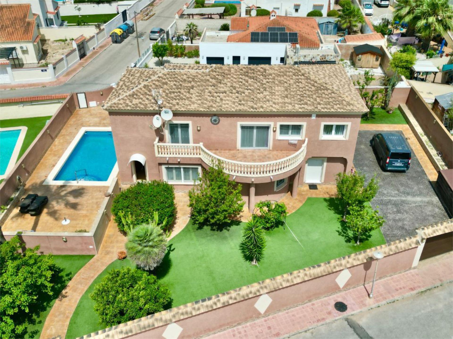 Exterior view of House or chalet to rent in Torrevieja  with Air Conditioner, Private garden and Parquet flooring