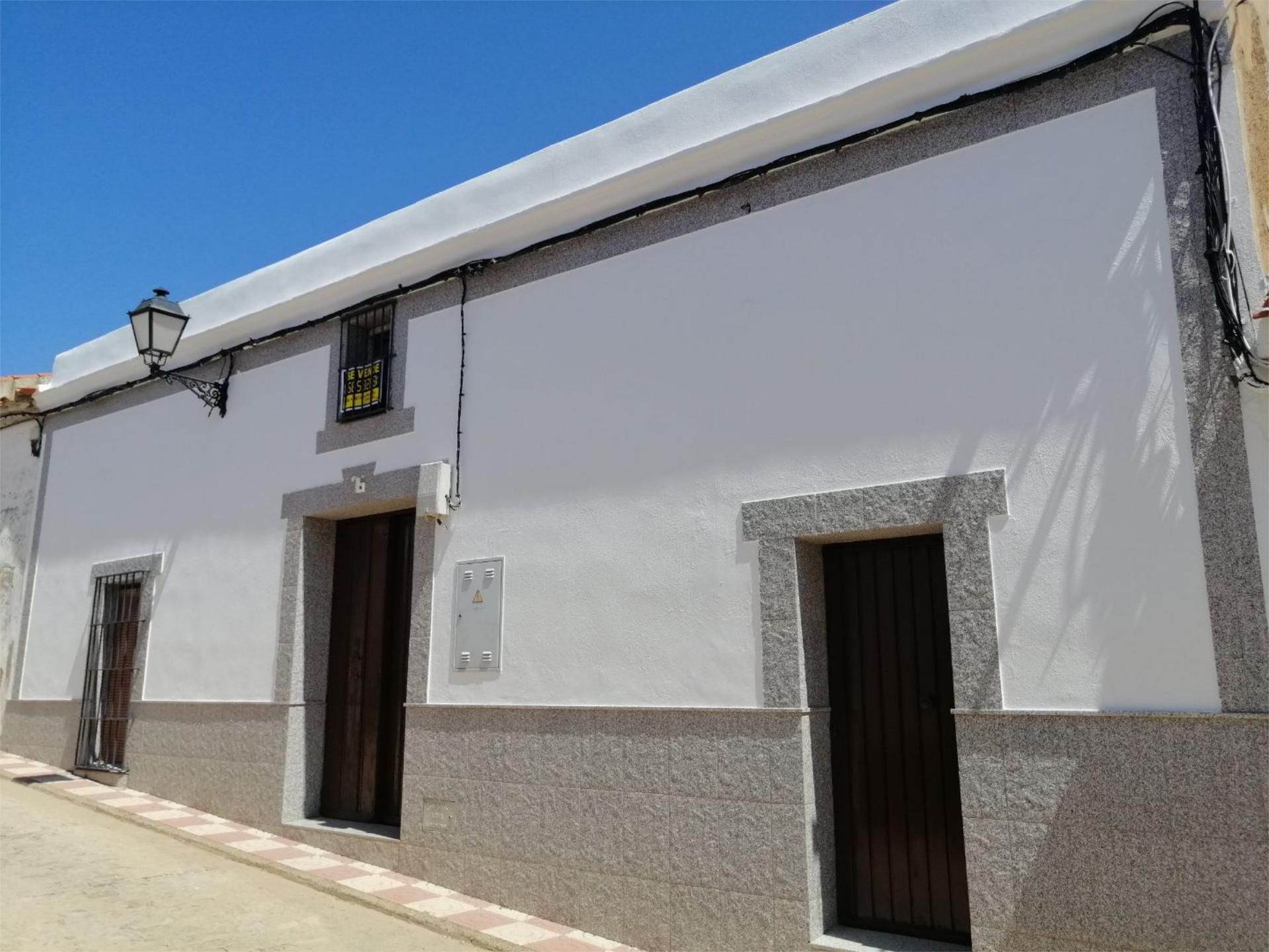 Exterior view of Single-family semi-detached for sale in Calzadilla de los Barros  with Terrace, Storage room and Furnished