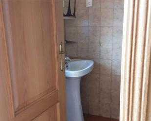 Bathroom of Single-family semi-detached for sale in Pozuelo de Alarcón  with Terrace and Swimming Pool