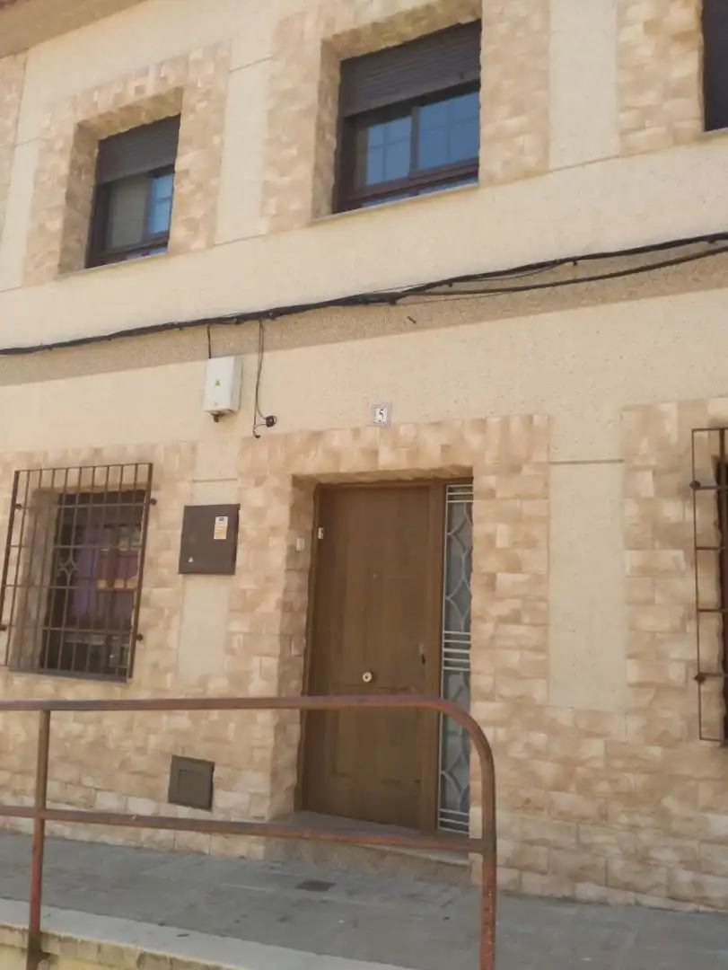 Exterior view of Ground floor for sale in Puertollano  with Air Conditioner, Terrace and Furnished