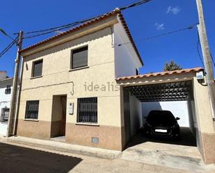 Exterior view of Single-family semi-detached for sale in Villar de Cañas  with Terrace