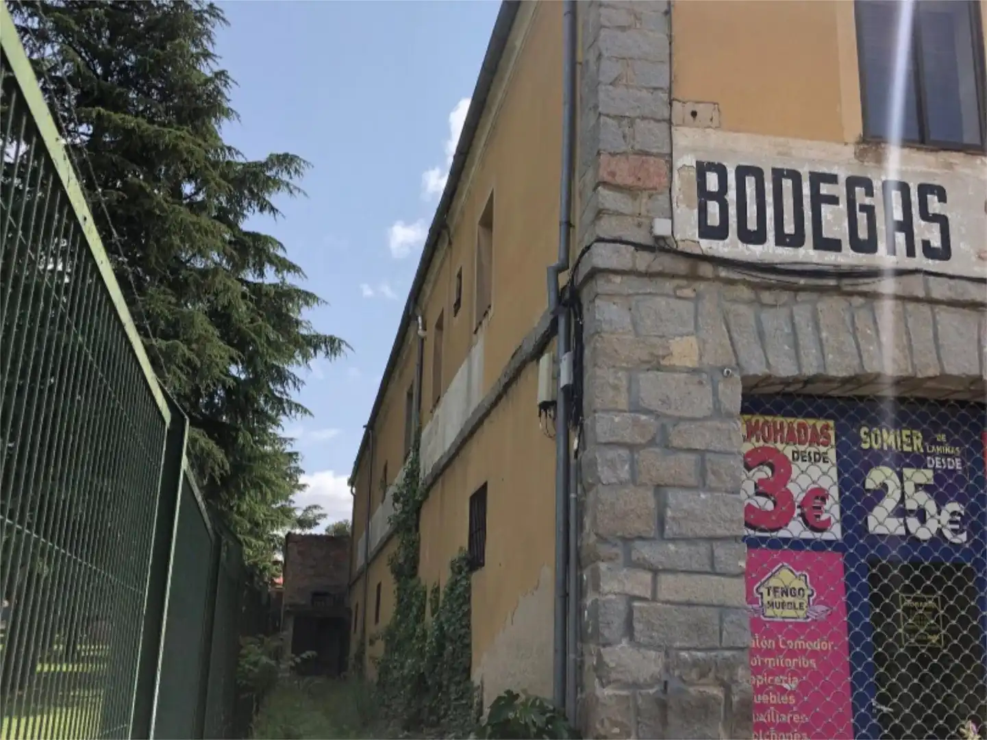 Exterior view of Industrial buildings for rent in Segovia  with Parquet flooring