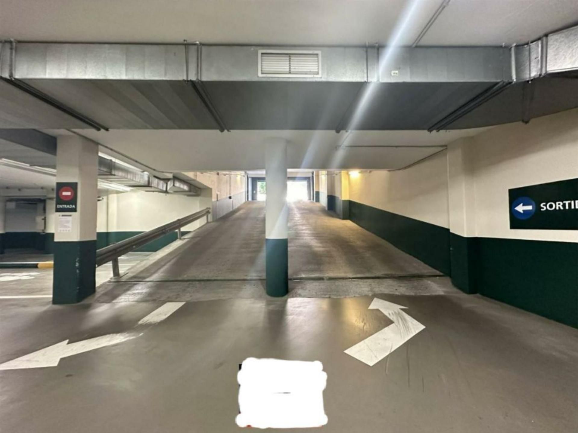 Parking of Garage to rent in Ripollet
