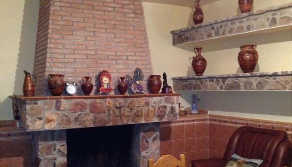 Foto 1 de Casa adosada en venda a Calle Larga del Barrio, 32, Fuenlabrada de los Montes, Badajoz